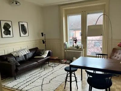 Schöne Altbauwohnung (2 2/5Z-), zwei Balkone, im K5