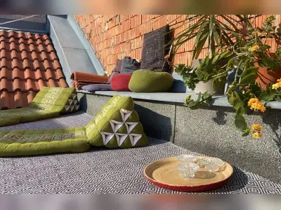3 Z Dach Whg mit priv. Dach gegen größere, ruhige whg 3-5 Zi