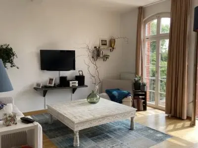 2 Raumwohnung mit Südbalkon in den roten Kasernen