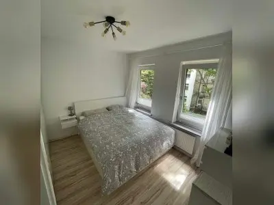 2 ZIMMER WOHNUNG NÄHE UKE SUCHE GRÖSSER WOHNUNG