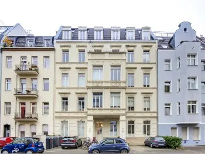Rathenauviertel, denkmalgeschützte Altbauwohnung mit Balkon