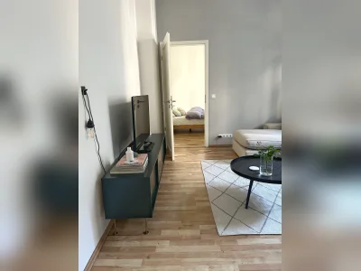 Wunderschöner 2 Zi. Altbau mit Balkon für anderen Stadtteil