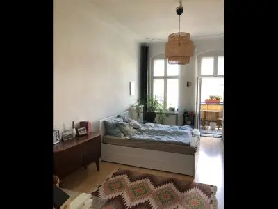 Wunderschönen 3 Zimmern Altbauwohnung mit Balkon und wanne