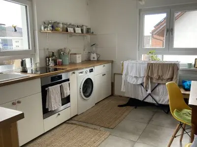 Schöne, helle 4 Zimmerwohnung (Haus)