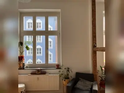 Altbauwohnung mit Stuck und freistehenden Balken