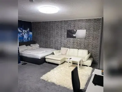It a 2 room apartment 