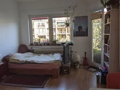 1 Zimmer Wohnung mit Balkon und Badewanne
