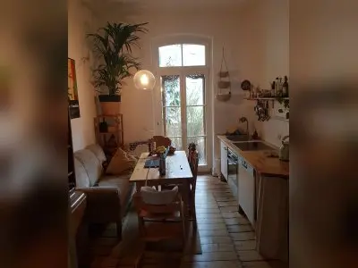 Schöne Altbauwohnung mit Balkon