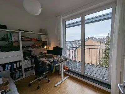 Dachgeschoss-Maisonette mit Wohnküche und 2 Balkonen