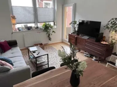 Helle Zwei-Zimmer Wohnung mit Balkon in Südstadt