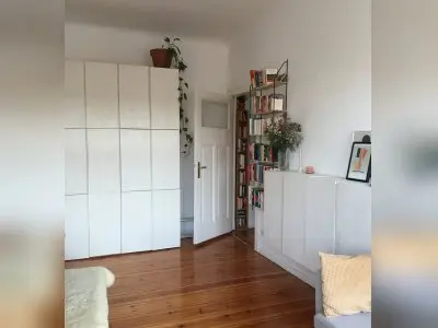 Biete 2 Zi Altbauwohnung Berlin gegen 3 oder mehr