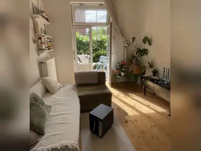 Altbauwohnung mit eigenem Garten