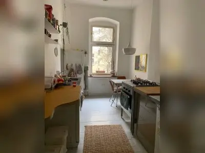 4 Zimmer Altbau (2 Balkone) gegen 3 Zimmer (oder 2,5)