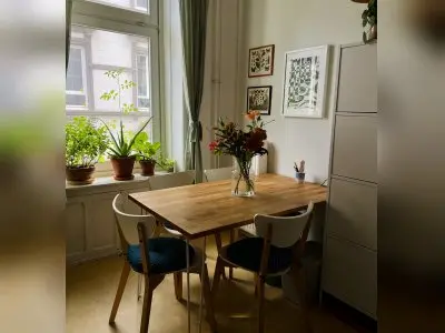 Schöne Altbauwohnung mit Balkon in St. Georg