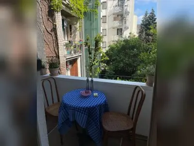 Schöne 2 Zimmer Wohnung mit 2 Balkonen nähe Volksgarten