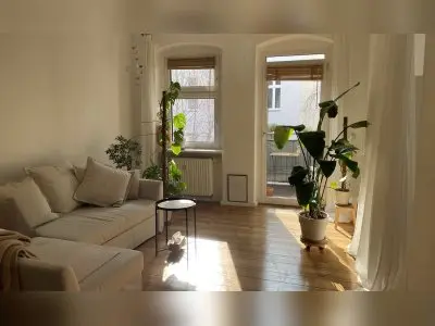 sonnige 1,5 Altbau mit Balkon gg. größer