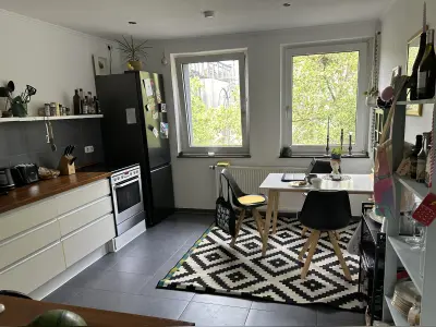 Media Park: Moderne Whg. mit Balkon und Keller