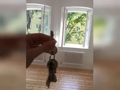 Sanierte, günstige, helle 2 Zimmer in CHB