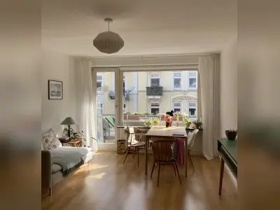 Suche Altbau-Wohnung in Eimsbüttel oder näherer Umkreis
