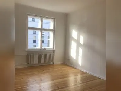 Helle Altbauwohnung gegen Wohnung mit Balkon