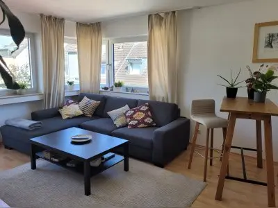 Zentrale, moderne Whg, 2,5 Z am Neumarkt mit großen Balkon.