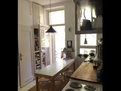 4-Zi. Altbau mit Balkon geg. Altbau/Balkon/Garten min. 80 qm
