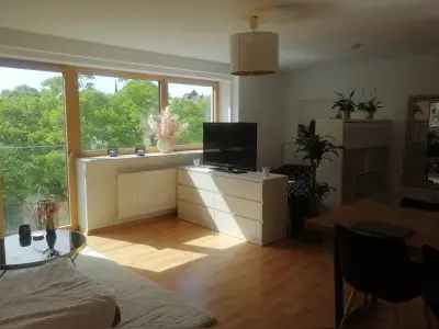 1 Zimmerwohnung mit pariser Balkon & separater Küche