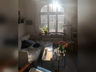 Ruhige 2 Zimmer Altbau Wohnung mit Balkon