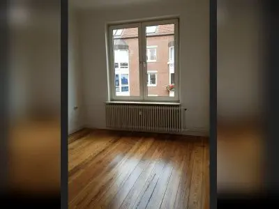Tausche 2 Zimmer gegen 2,5 Zimmer oder mehr!