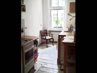PBerg:2 Zi Altbau+Balkon gegen größer ab 85 qm
