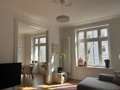 Renovierter 3,5 Zimmer Altbau mit Blick ins Grüne