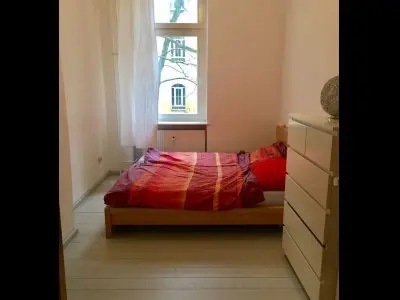 günstige 2 Zimmer Altbau Wohnung im Wedding