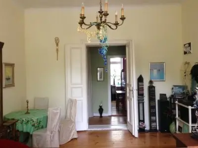 2-Zimmer-Altbauwohnung m. Balkon in Kreuzberg. Suche ab 3 Zi