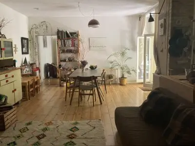 Schöne Altbauwohnung (Samariterkiez)