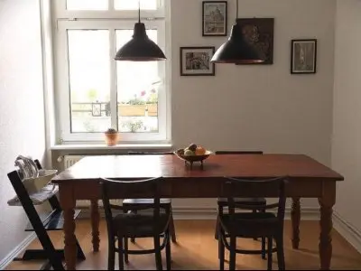 Altbau 2,5Whg(Balkon u. Stuck) in Tiergarten gegen größer