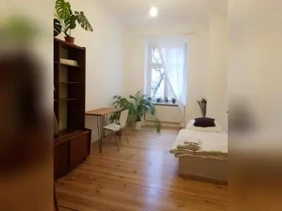 SUCHE 2-3 ZiWhg in Berlin; BIETE:  2 ZiWhg+1ZWhg PB