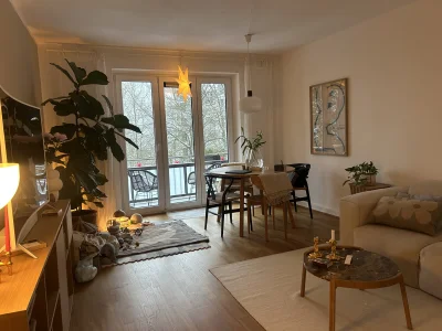 Schöne ruhige 2,5-3 Zimmer Wohnung mit Balkon und Garten