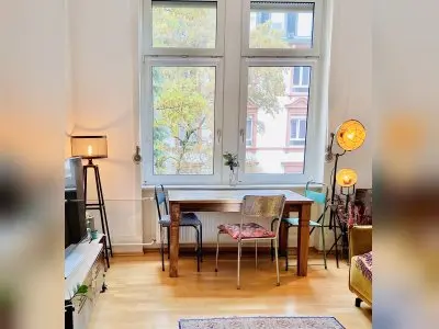Schöne 2 Zimmer Wohn. Nordend gegen Wohn. Nordend mit Balkon