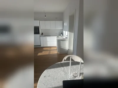 Große, moderne 2-Zimmer-Wohnung, Aufstockung& günstige Miete
