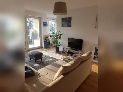 Bieten helle 2,5 Zimmer mit super Anbindung, suchen 3+ Zi.