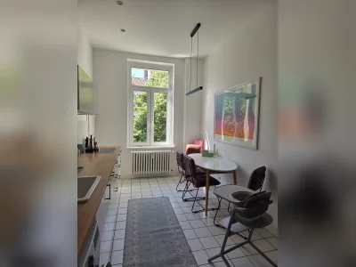 Modernisierter Altbau, helle 2 Zimmer Wohnung List