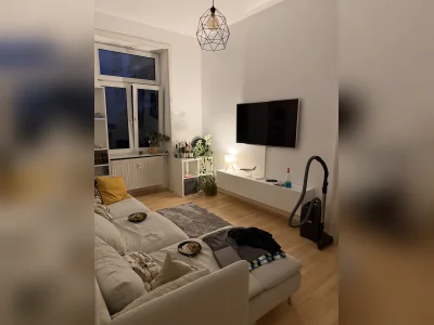 86 m² Altbaucharme, drei Zimmer + Balkon | Bockenheim