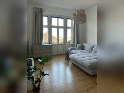 2-Zimmer Altbauwohnung + Balkon in Charlottenburg