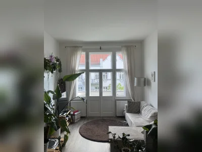 3-Zimmer-Altbauwohnung mit Balkon in Prenzlauer Berg
