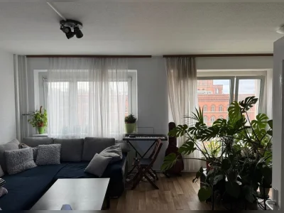 Helle 3-Zimmer-Wohnung in direkt am Roten Rathaus