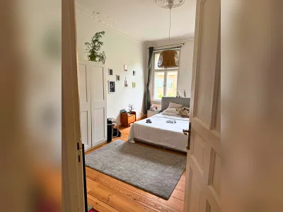 Helle Altbauwohnung WG-Geeignet