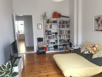 Schöne, sonnige 2 Zimmer Altbauwohnung im Wedding