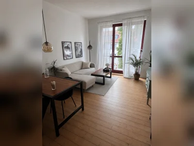Altbauwohnung mit 2 Balkonen