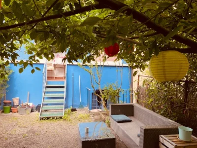 Wunderschöne Altbauwohnung mit privatem Garten und Balkon