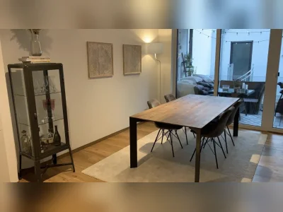 Düsseldorf, Stadtbezirk 1: 3-Zimmer-Wohnung, 85 m²